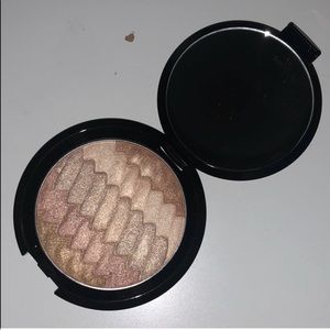 Becca highlighter